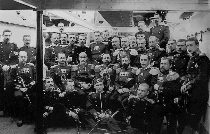 SUVOROV's officerare, berättaren saekert bland dem -men vem......jpg