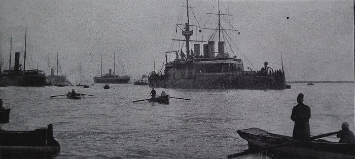 slagskeppet NAVARIN i Suezkanalen.jpg