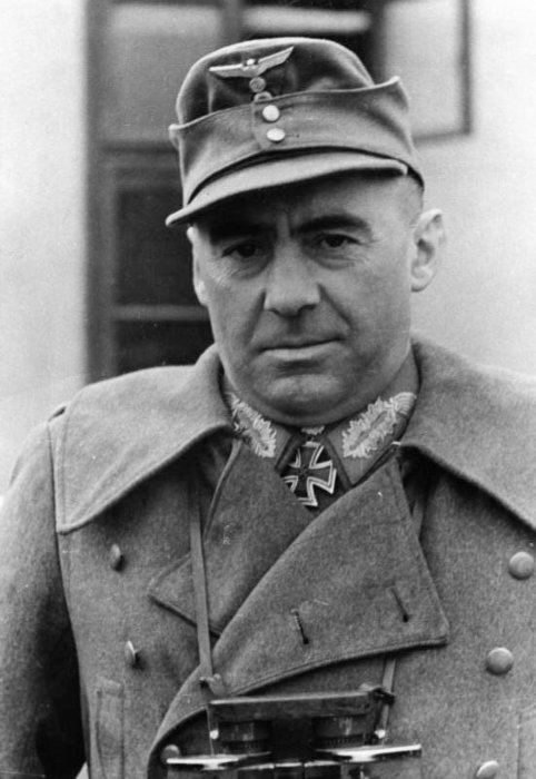 aadrog sig Hitlers onaad.....jpg