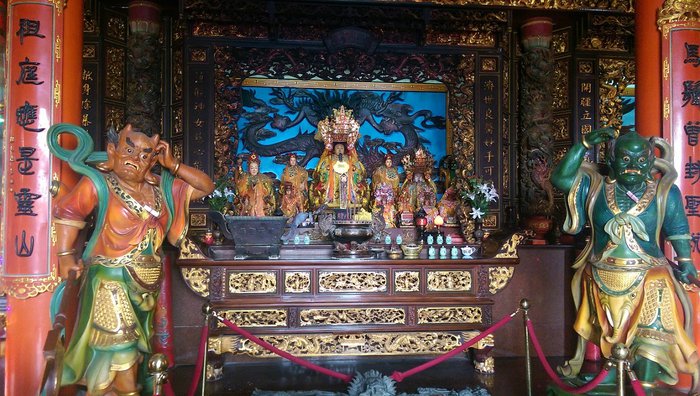 Graven skyddad av demongeneraler.jpg