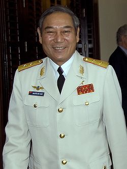 ett Ess - i vit uniform.....jpg