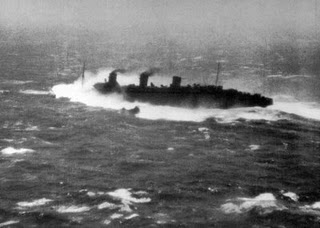 med 28 knop i høg sjø.jpg