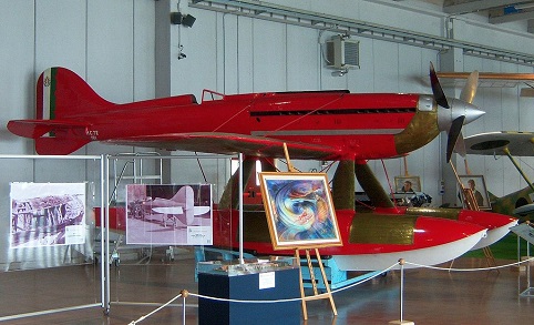 1024px-Macchi-Castoldi_M_C_72_2009-06-06.jpg