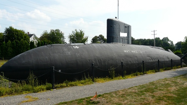 en ubaat paa græsmattan.png