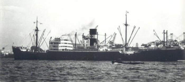 DDGs GOLDENFELS i civila klæder.jpg