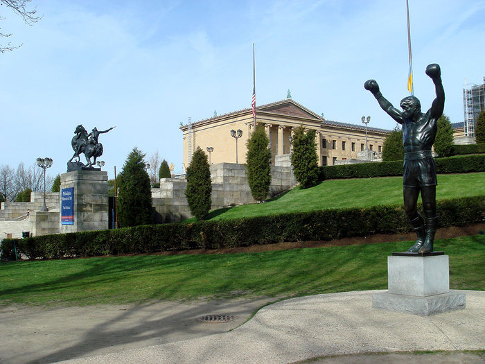 1024px-Philly042107-014-RockyStatue.jpg