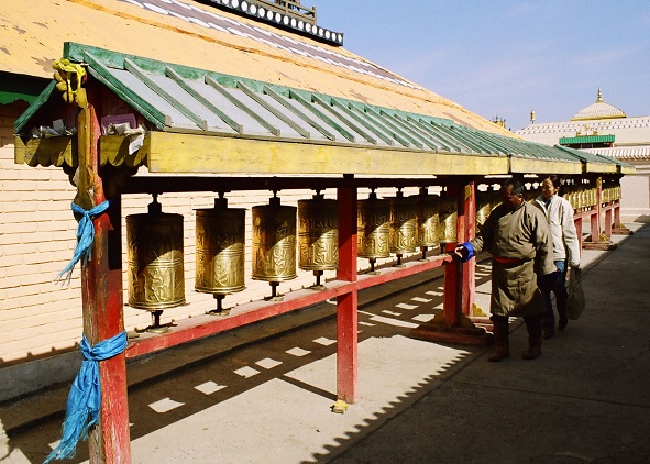 Gandan_Monastery_Ulan_Bator_149197897_04b6acfb97_o.jpg