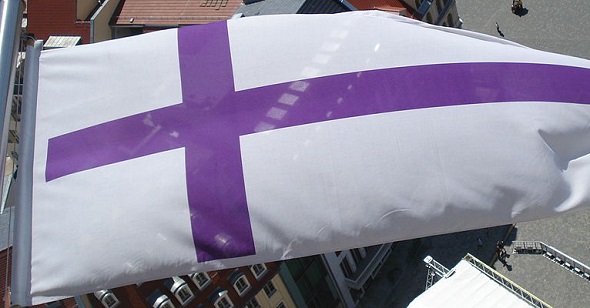 Tyska evangeliska kyrkans fanor.jpg