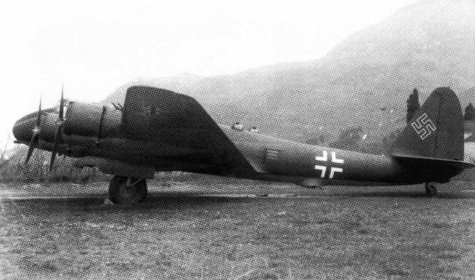 Piaggio P 108 artillerivarianten.jpg