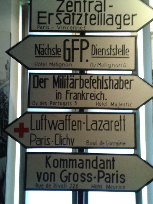 tyskaskyltarparis.jpg