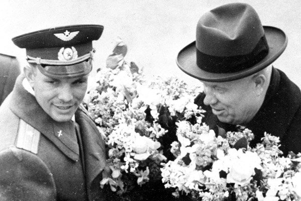 en flygare med en højdare -.jpg