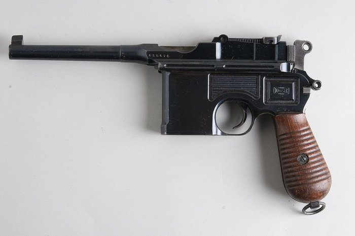 Mauser_C96_7,63_(6971794467).jpg