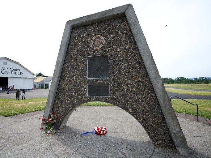 ett minnesmonument.jpg