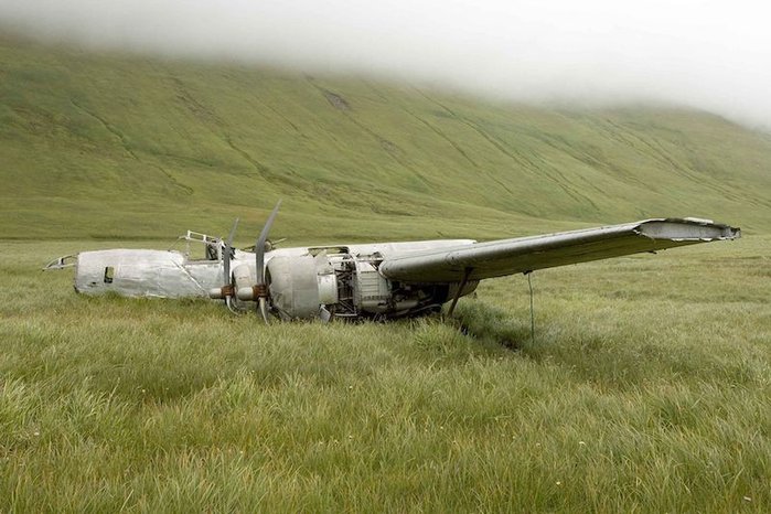 World_war_2_plane_wreckage.jpg