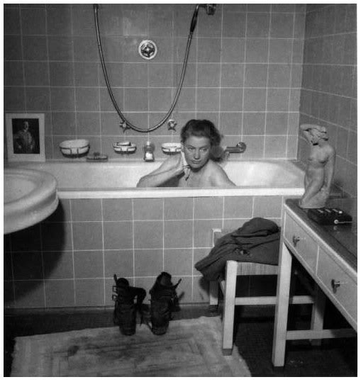 Lee_Miller_.jpg