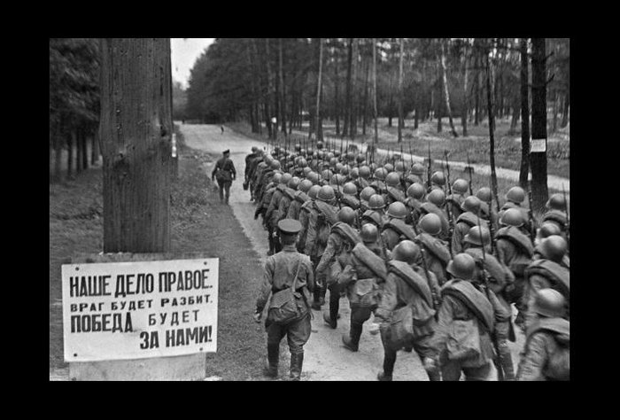 rian_archive_662733_recruits_leave_for_front_during_mobilization_0.jpg