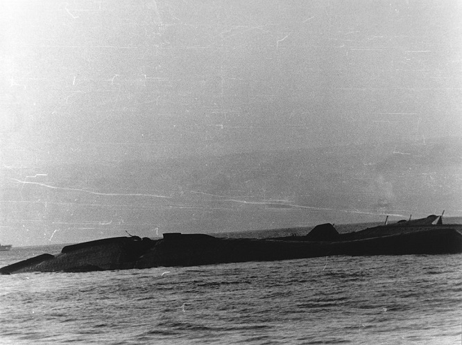 Yorktown sjunker.jpg