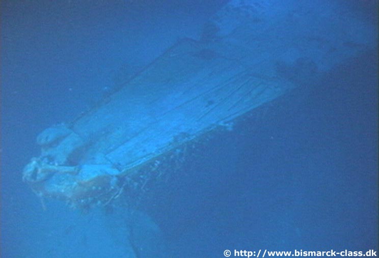 01_bismarck_wreck_stem_forecastle.jpg