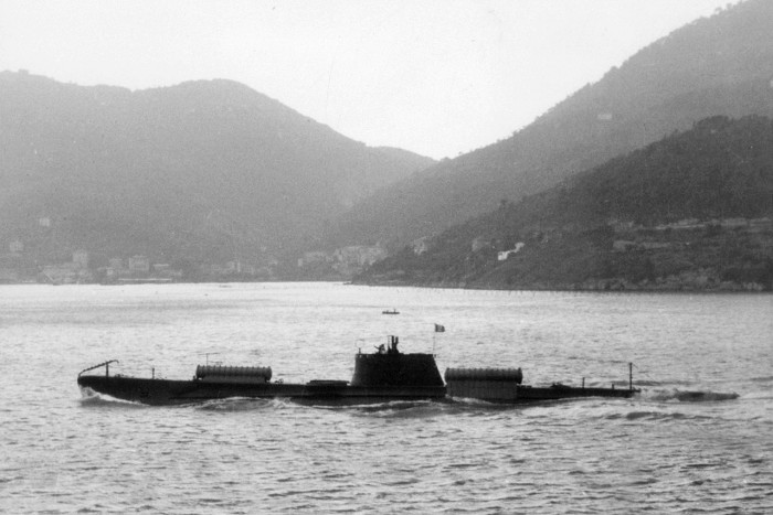 190209-italian-submarine-scire-with-slc-containers-2.jpg