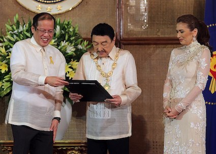 Dolphy_conferment_in_2010.jpeg