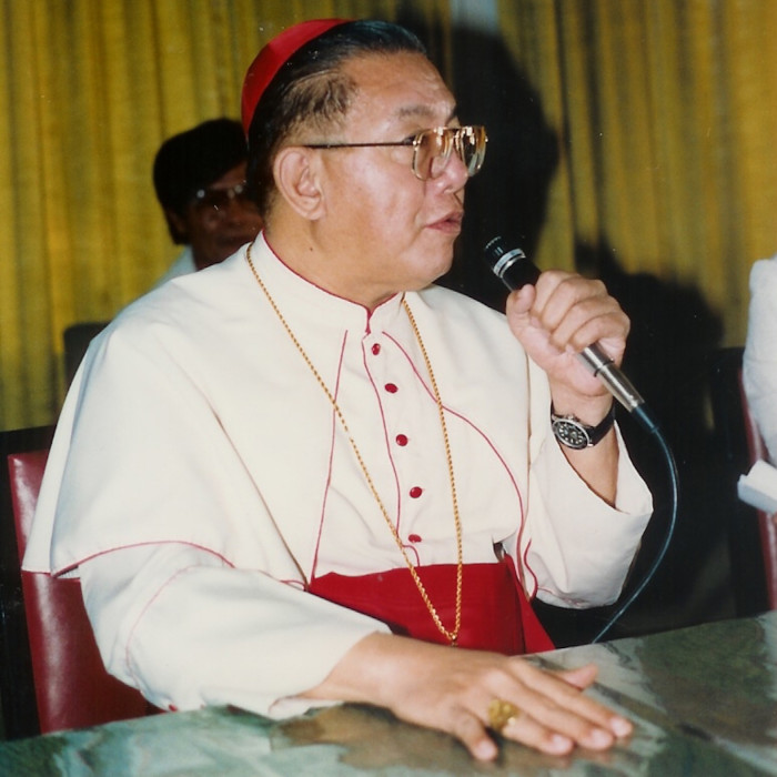 Cardinal_Jaime_Sin_in_1988.jpeg