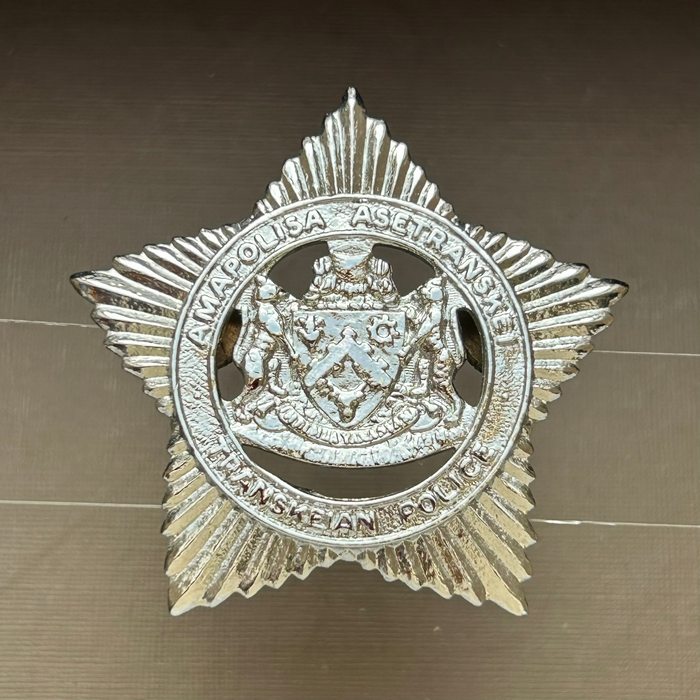 Transkei-Police-Cap-Badge-Homelands-w.jpeg