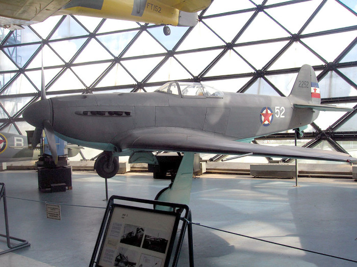 Yu_Yak-3.jpg