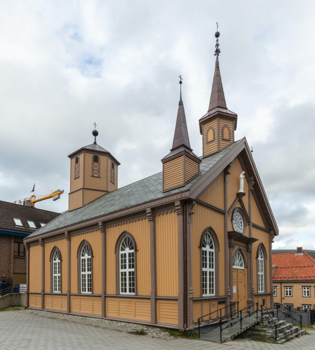 Iglesia_de_Nuestra_Señora,_Tromsø,_Noruega,_2019-09-04,_DD_71.jpg