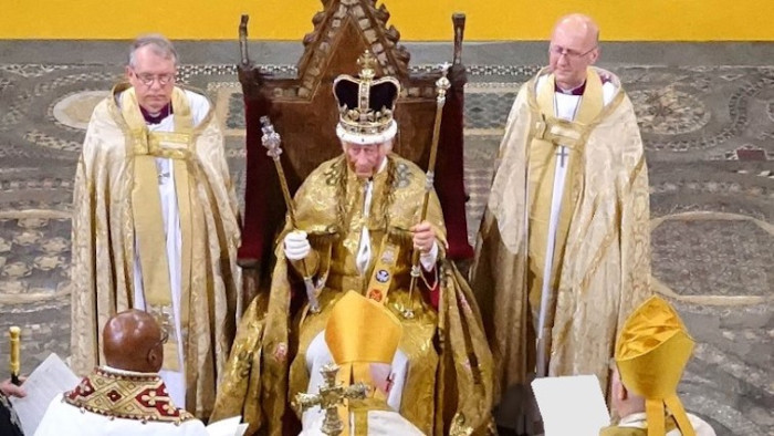 Crowning_of_Charles_III_(modified).jpg