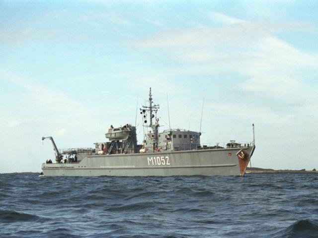 M 1052_1.JPG